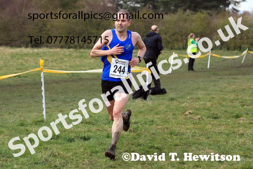 Men 35 to 60 in the 2023 BMAF Cross Country Champs., Wallsend. Photo: David T. Hewitson/Sports for All Pics